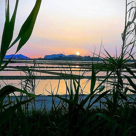 Sunrise Stagnone - Kitesurf Spot Bed & Breakfast Marsala Bagian luar foto