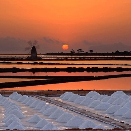 Sunrise Stagnone - Kitesurf Spot Bed & Breakfast Marsala Bagian luar foto