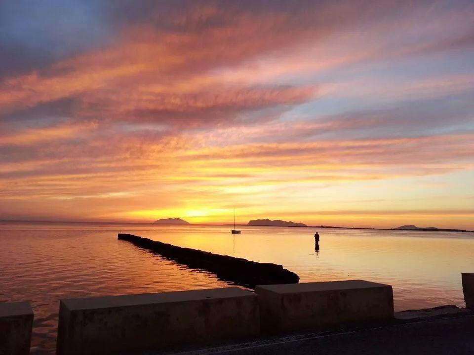 Sunrise Stagnone - Kitesurf Spot Bed & Breakfast Marsala Ruang foto